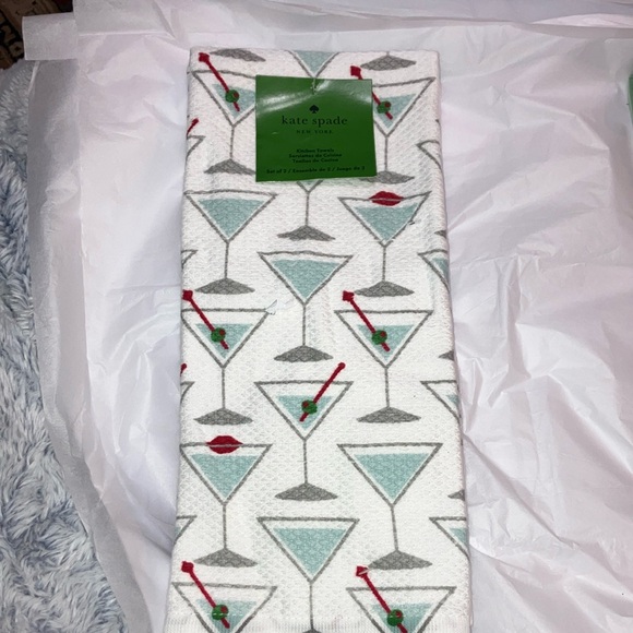Kate Spade NWT Set of 2  Martini Pattern kitchen towels - Picture 3 of 7